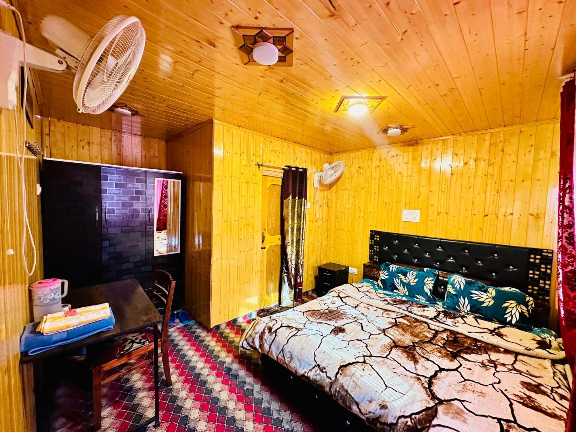 Houseboat Newworld And Transportation Hotel Srinagar  Luaran gambar